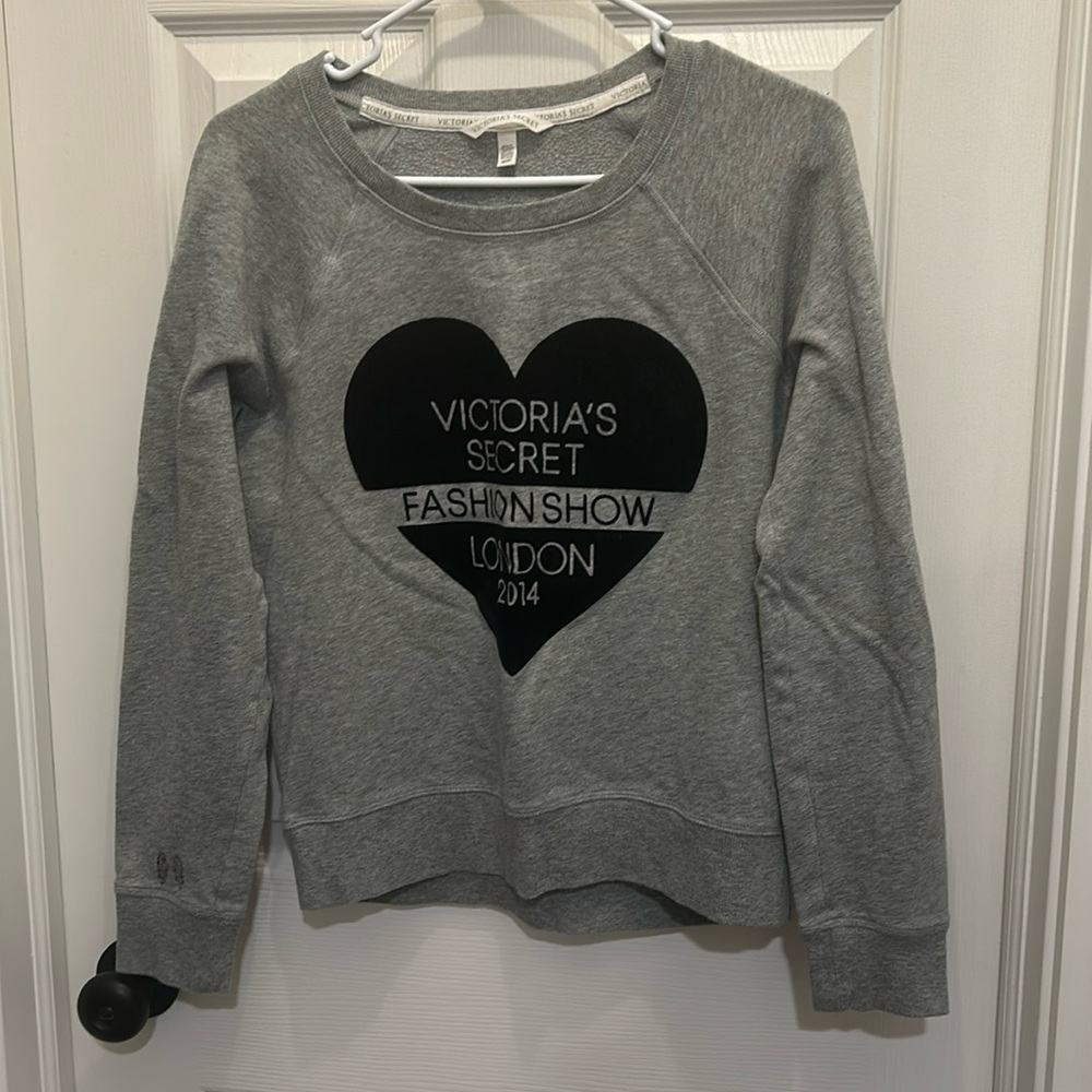 VICTORIA’S SECRET Fashion Show 2014 With Felt Graphic SIZE:Medium